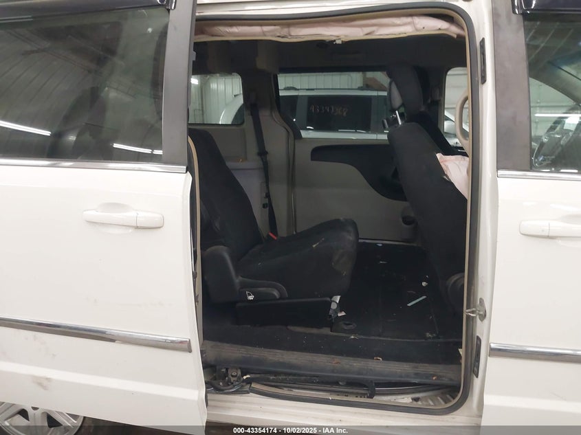 2011 Chrysler Town & Country Touring VIN: 2A4RR5DG7BR798257 Lot: 43354174