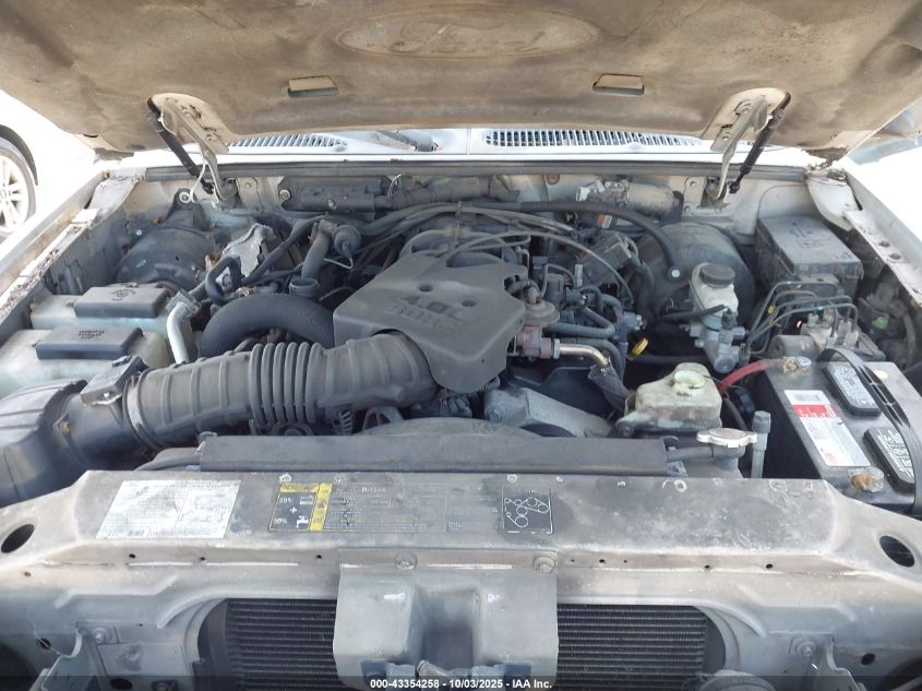 2005 Ford Explorer Sport Trac VIN: 1FMZU67K15UA12465 Lot: 43354258