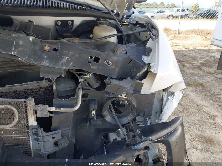 2017 Chevrolet Express Cutaway Work Van VIN: 1GB0GRFF1H1150866 Lot: 43354367