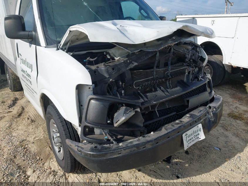 2017 Chevrolet Express Cutaway Work Van VIN: 1GB0GRFF1H1150866 Lot: 43354367