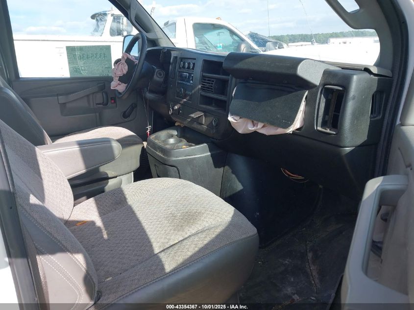 2017 Chevrolet Express Cutaway Work Van VIN: 1GB0GRFF1H1150866 Lot: 43354367