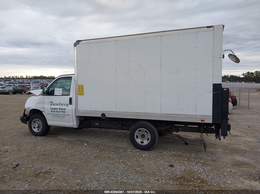 2017 Chevrolet Express Cutaway Work Van VIN: 1GB0GRFF1H1150866 Lot: 43354367