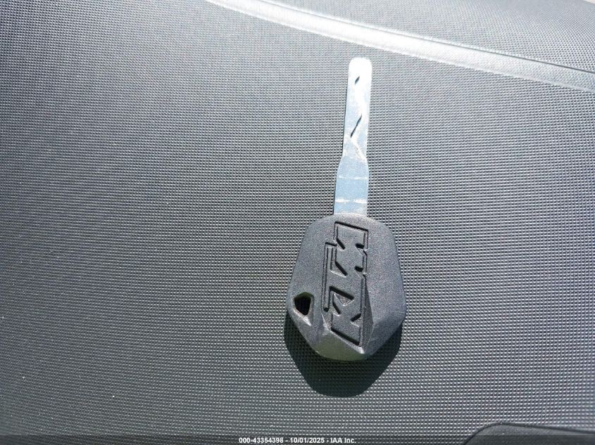 2021 Ktm 390 Duke VIN: MD2JPJ407MC256862 Lot: 43354398