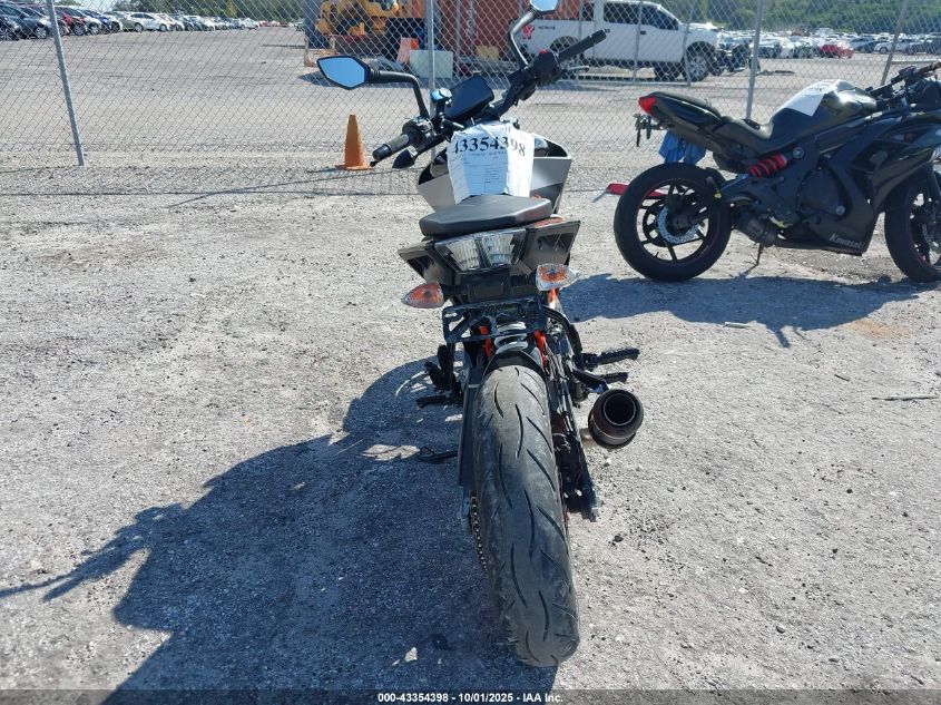 2021 Ktm 390 Duke VIN: MD2JPJ407MC256862 Lot: 43354398