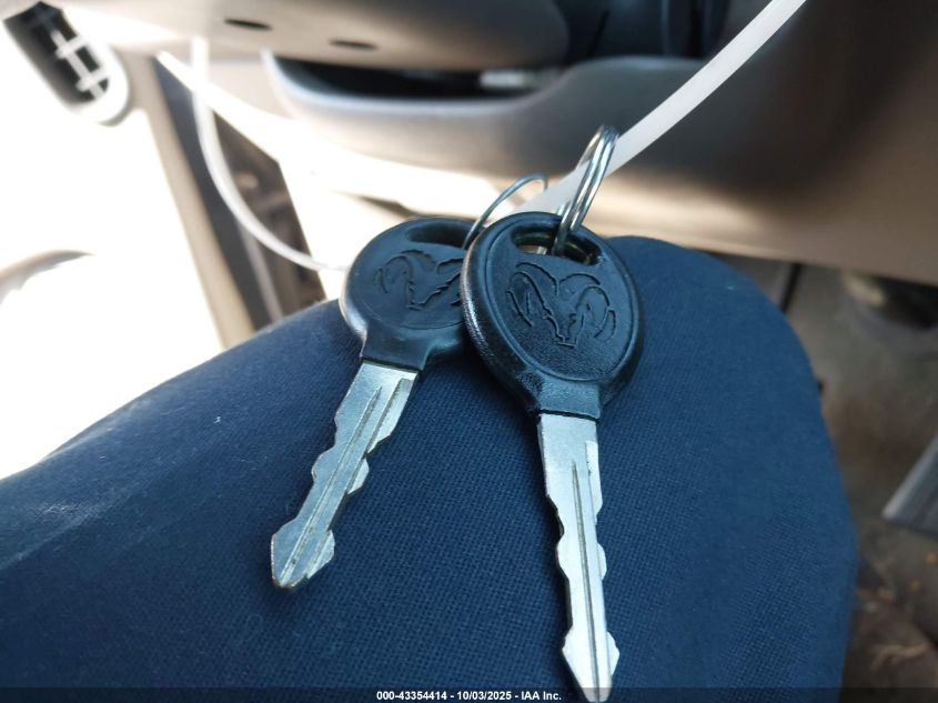 2001 Dodge Grand Caravan Sport VIN: 2B8GP443X1R373085 Lot: 43354414