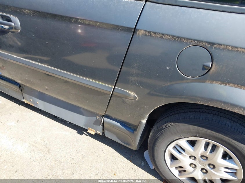 2001 Dodge Grand Caravan Sport VIN: 2B8GP443X1R373085 Lot: 43354414