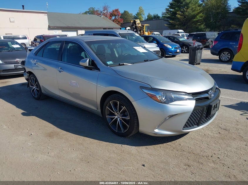 TOYOTA CAMRY XSE