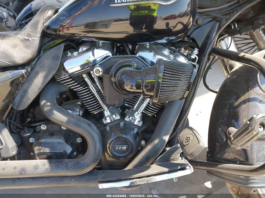 2018 Harley-Davidson Flhtcu Ultra Classic Electra Gld VIN: 1HD1FCC18JB653673 Lot: 43354485