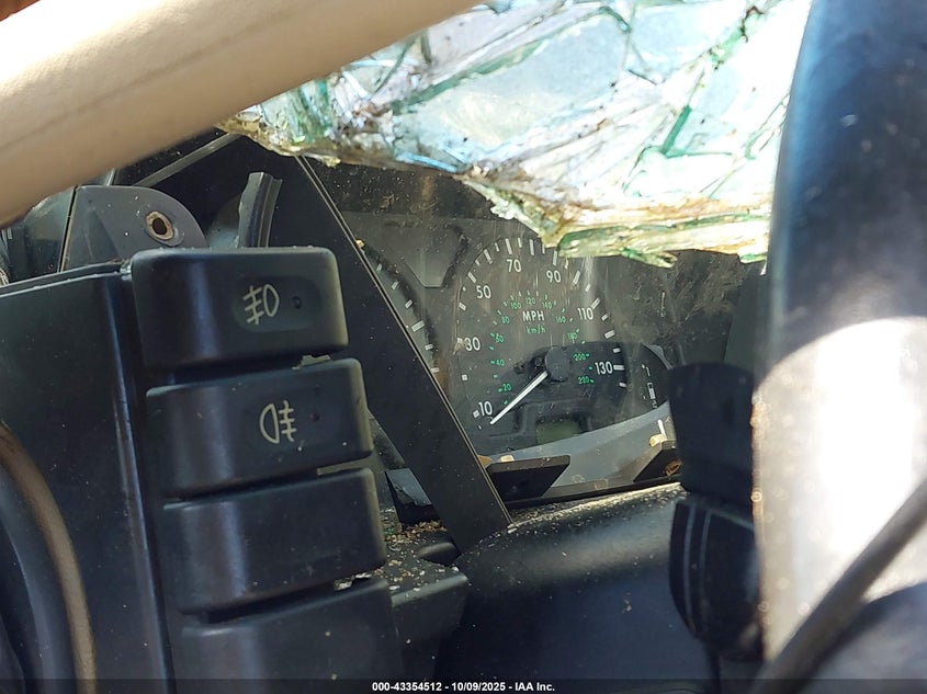 2000 Land Rover Discovery Series Ii Cloth/Series Ii Leather VIN: SALTY1245YA235021 Lot: 43354512