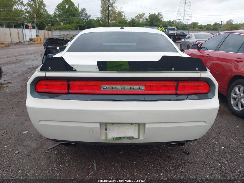 2009 Dodge Challenger R/T VIN: 2B3LJ54T39H572394 Lot: 43354529