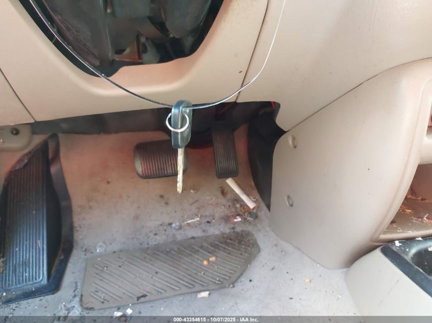 2003 Ford Escape Xls VIN: 1FMYU02103KE02120 Lot: 43354615