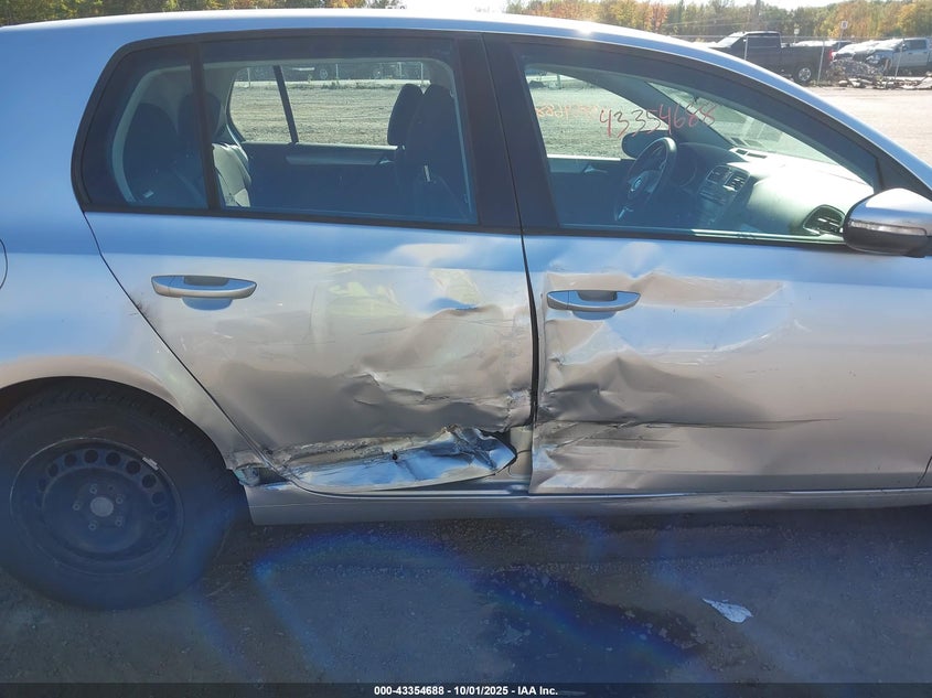 2013 VOLKSWAGEN GOLF 2.5L 4-DOOR - WVWDB7AJ2DW040241