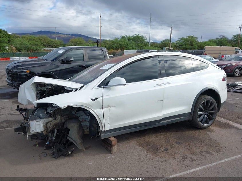 2017 Tesla Model X 100D/75D/90D VIN: 5YJXCAE20HF065921 Lot: 43354760