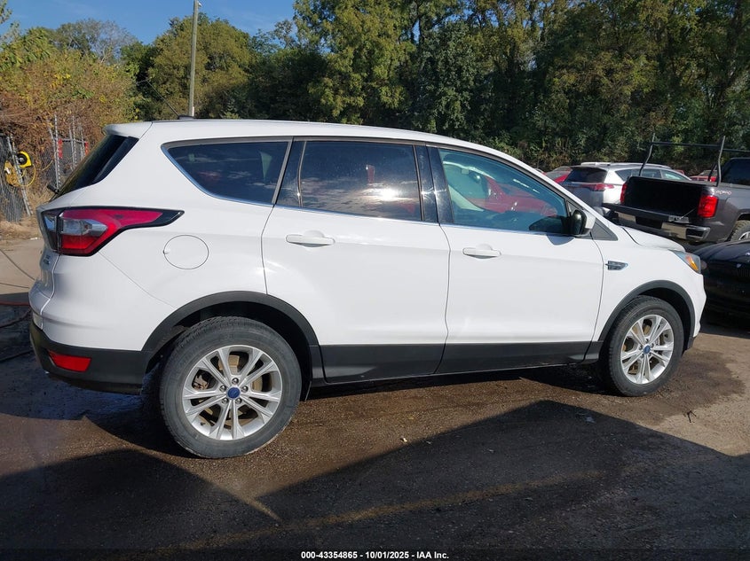 2017 FORD ESCAPE SE - 1FMCU9GD7HUD92702