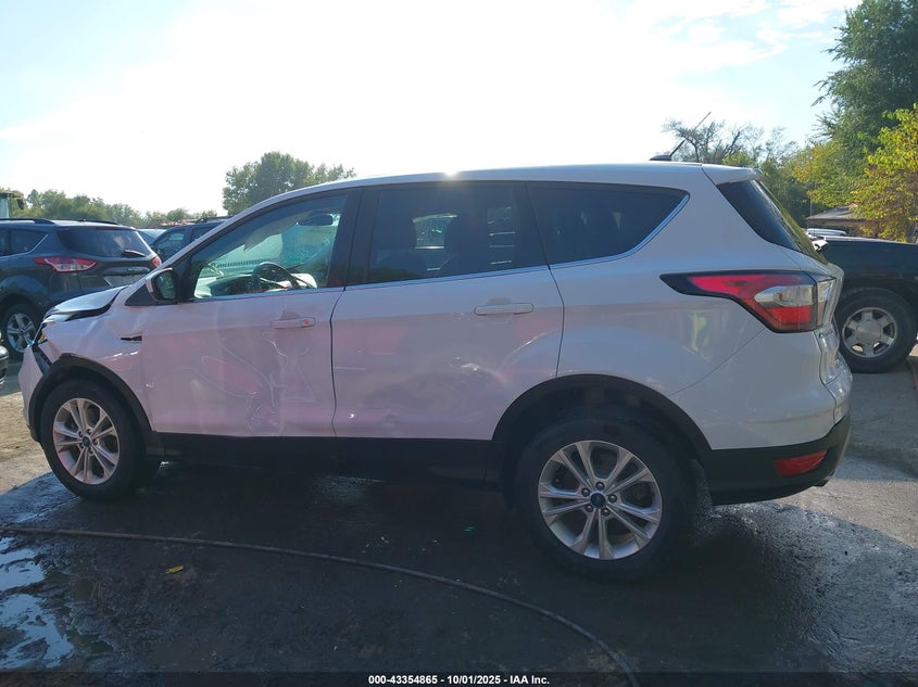 2017 FORD ESCAPE SE - 1FMCU9GD7HUD92702