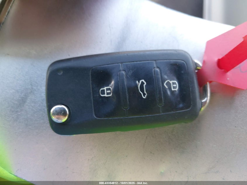 2014 VOLKSWAGEN JETTA 2.0L S - 3VW2K7AJXEM320737