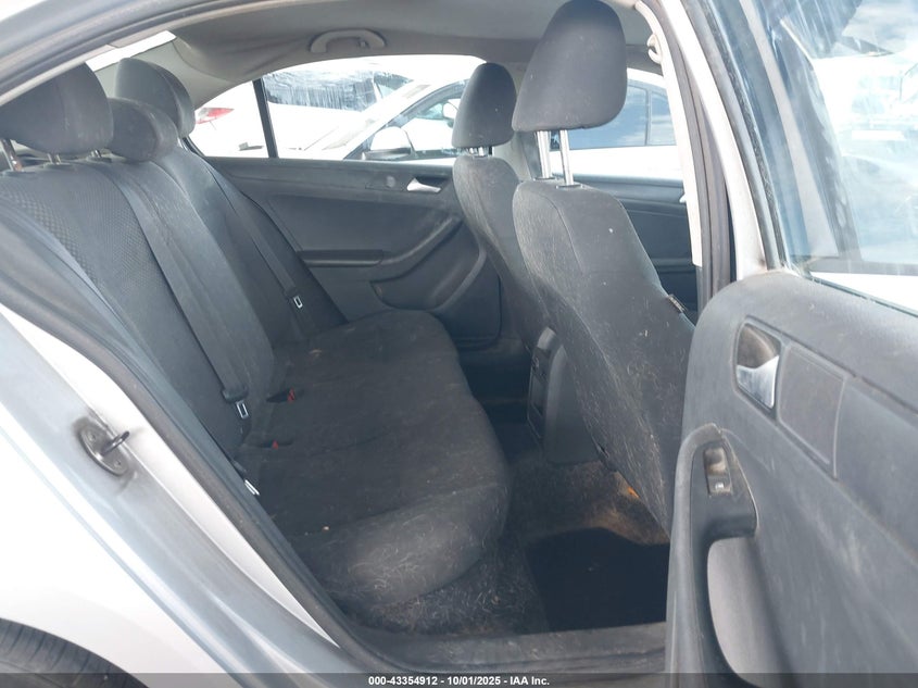 2014 VOLKSWAGEN JETTA 2.0L S - 3VW2K7AJXEM320737