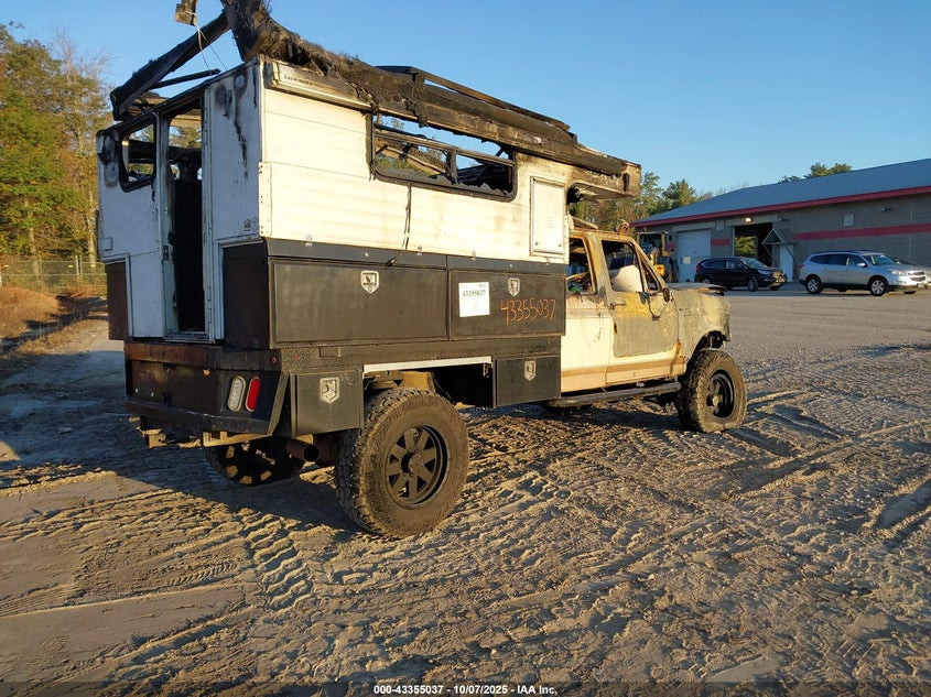 1FTHX26F3SKB73895 1995 FORD F250 photo no. 4