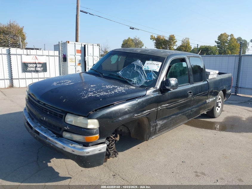2GCEC19T6Y1376833 2000 CHEVROLET SILVERADO photo no. 2