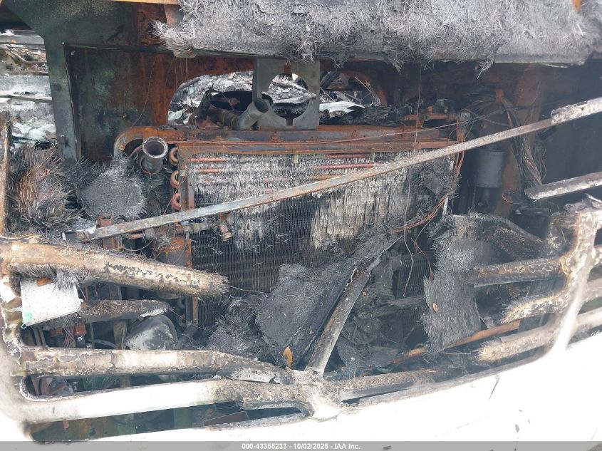 1994 Chevrolet P30 VIN: 1GBJP37N8R3327281 Lot: 43355233