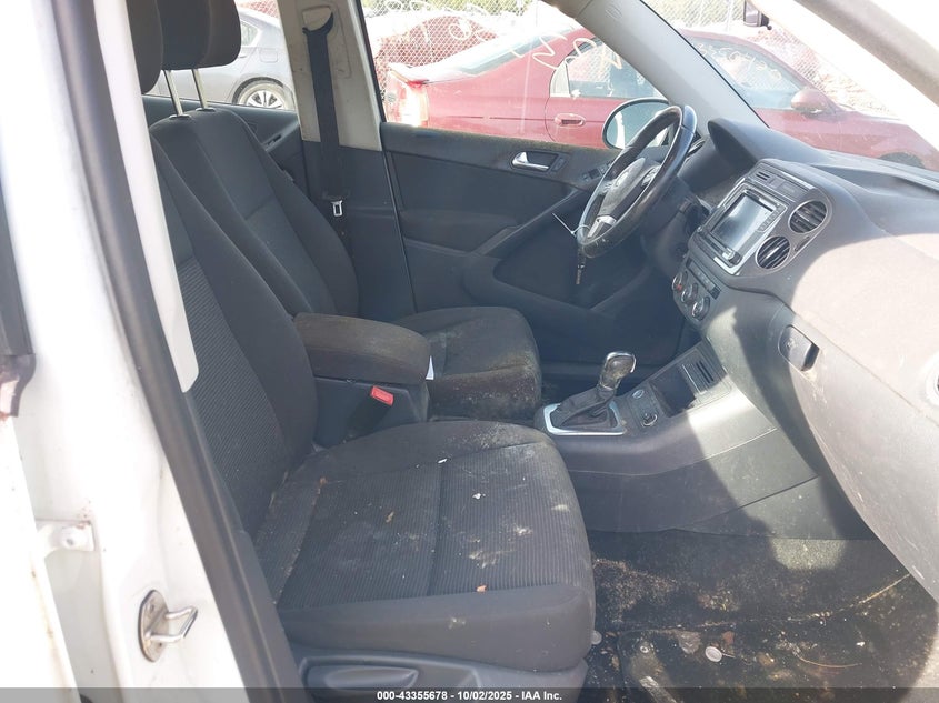 2017 VOLKSWAGEN TIGUAN S/LIMITED - WVGBV7AX0HK054599