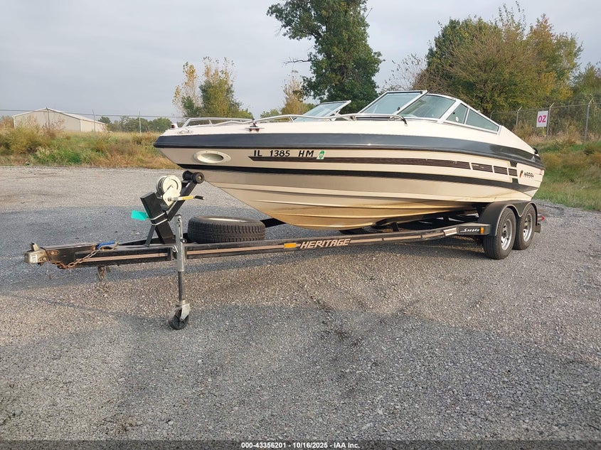 1993 MARIAH BOAT AND TRAILER auction photo 2
