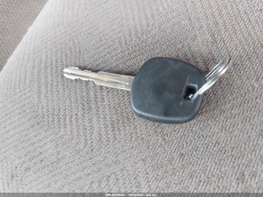 2002 Toyota Sequoia Sr5 V8 VIN: 5TDBT44A82S083820 Lot: 43356451