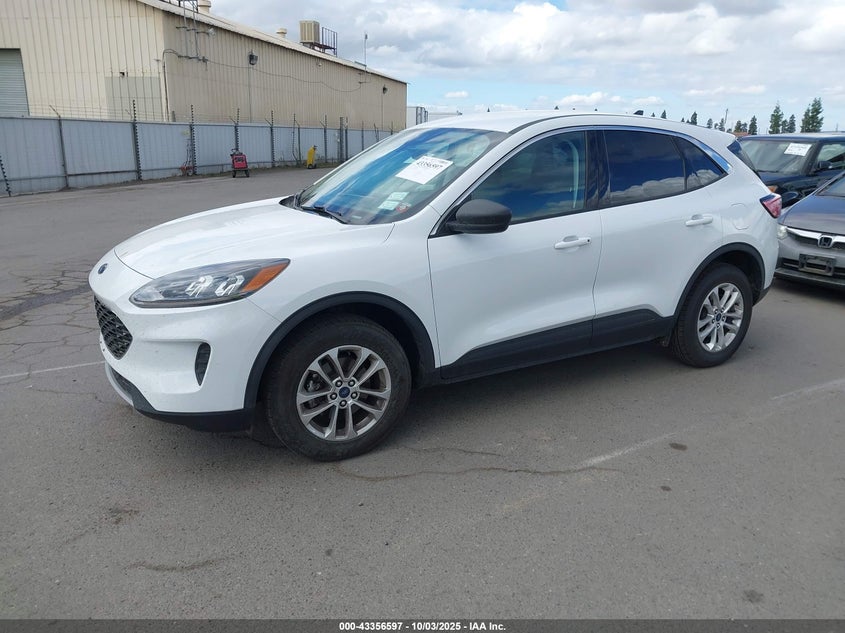 1FMCU9G6XNUB45946 2022 FORD ESCAPE photo no. 2