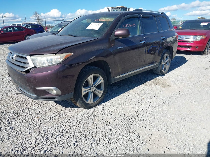 5TDDK3EHXDS240896 2013 TOYOTA HIGHLANDER photo no. 2