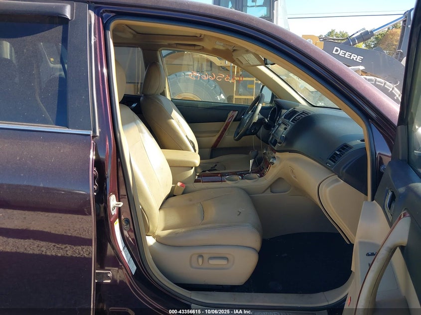 5TDDK3EHXDS240896 2013 TOYOTA HIGHLANDER photo no. 5