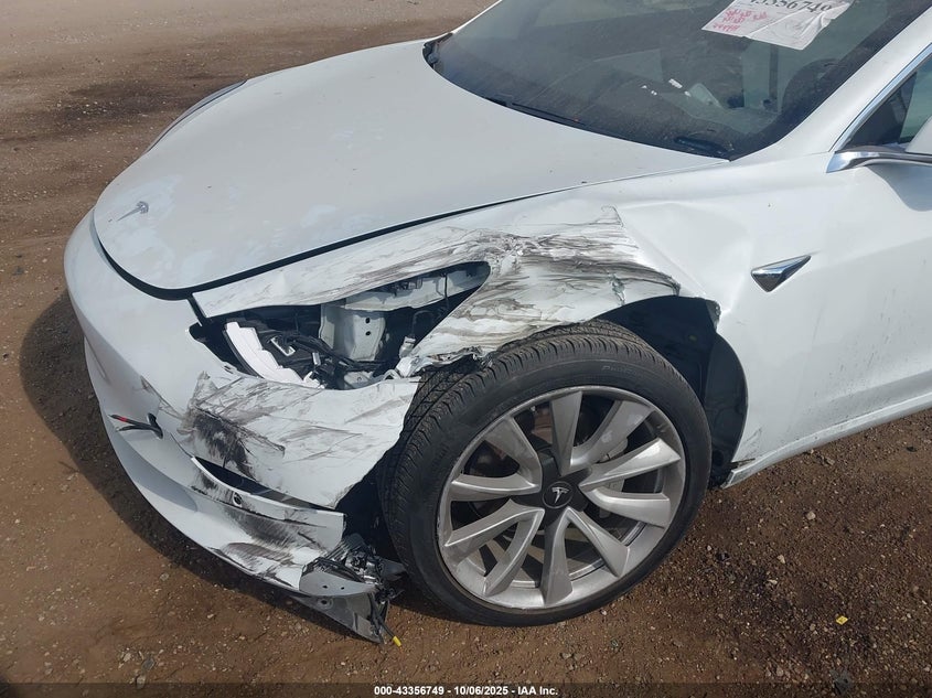 2018 Tesla Model 3 Long Range/Performance VIN: 5YJ3E1EB7JF098090 Lot: 43356749