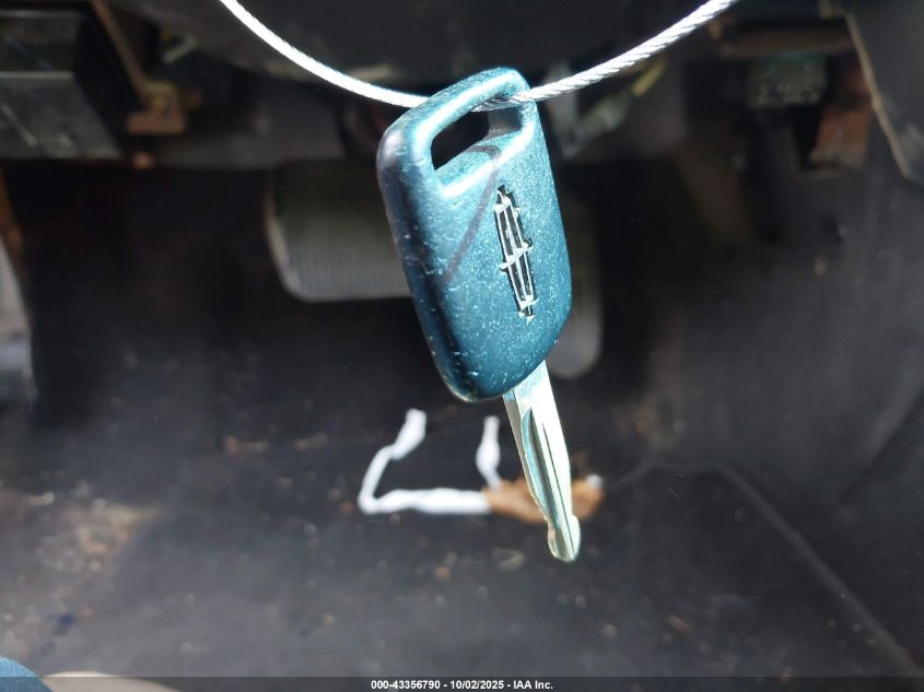 2006 Lincoln Town Car Signature Limited VIN: 1LNHM82V76Y634099 Lot: 43356790