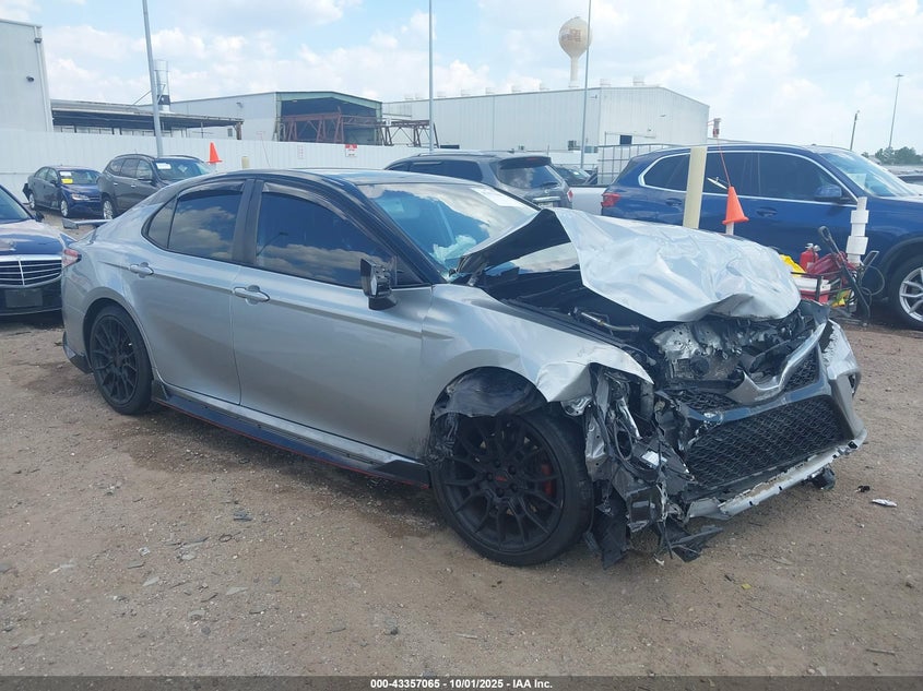 TOYOTA CAMRY TRD/XSE