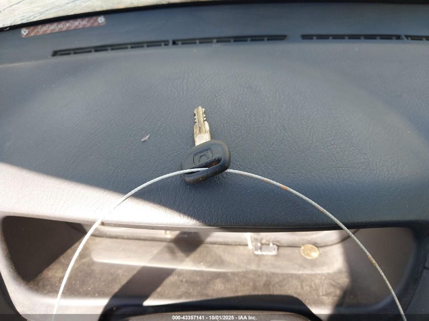 2000 Honda Cr-V Special Edition VIN: JHLRD1873YS022077 Lot: 43357141