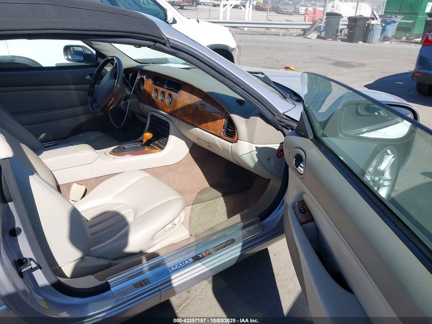 SAJDA42C91NA18938 2001 JAGUAR XK photo no. 5