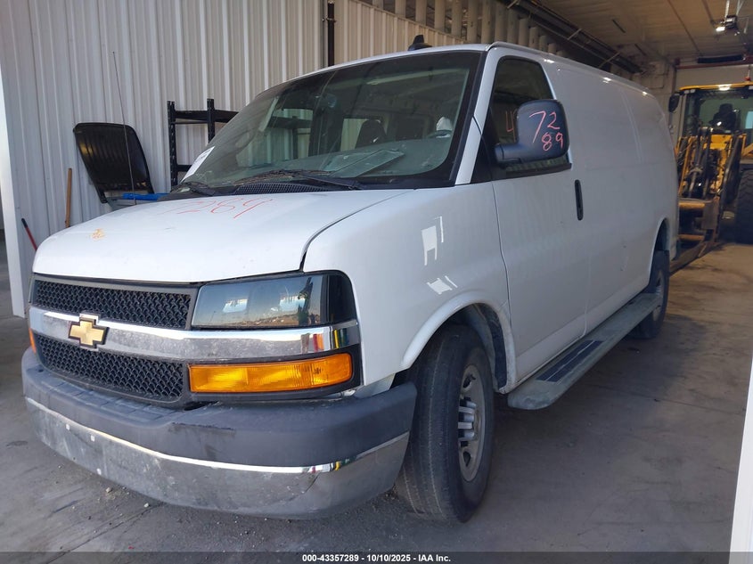 1GCWGAFP6N1154973 2022 CHEVROLET EXPRESS photo no. 2