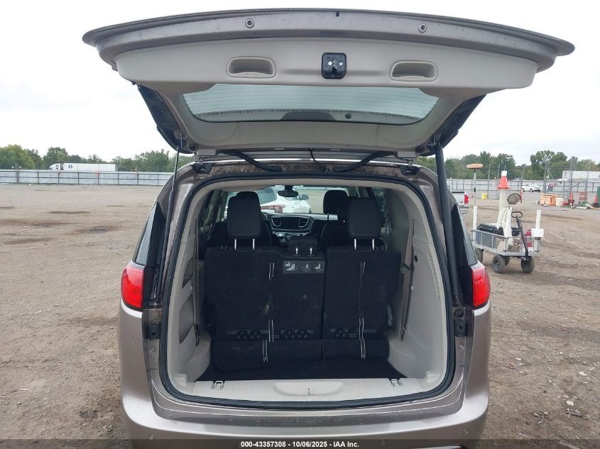 2017 Chrysler Pacifica Touring-L VIN: 2C4RC1BG2HR565544 Lot: 43357308