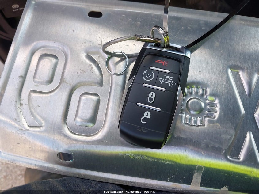 2025 RAM 1500 REBEL  4X4 5'7 BOX - 1C6SRFLP4SN570378