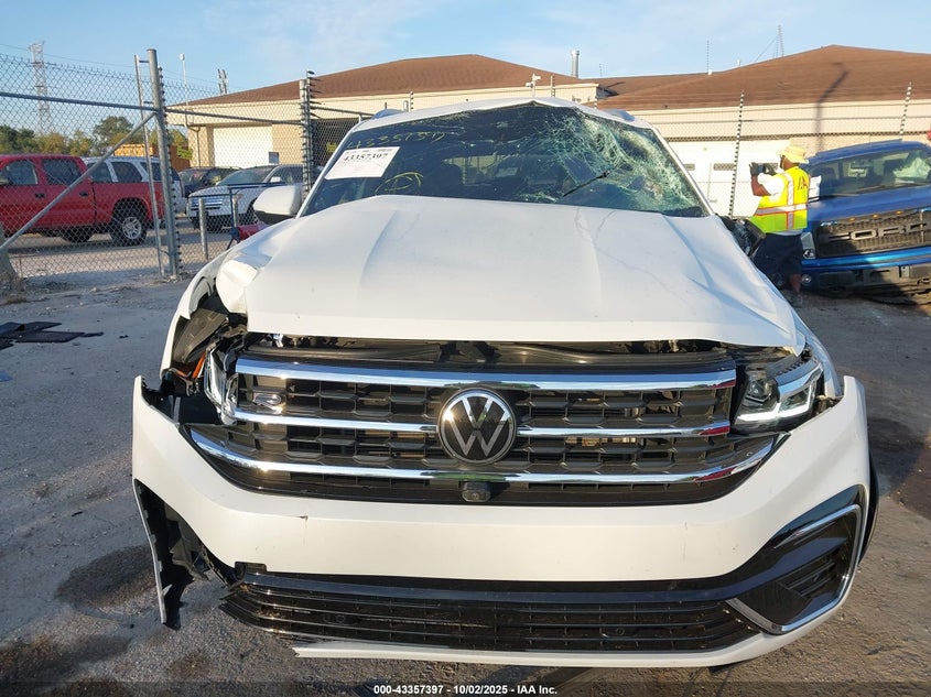 2023 VOLKSWAGEN ATLAS CROSS SPORT 3.6L V6 SEL PREMIUM R-LINE - 1V2FE2CAXPC223262