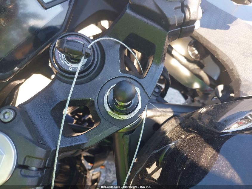 2025 Kawasaki Ex500 VIN: ML5EXGG13SDA51672 Lot: 43357430