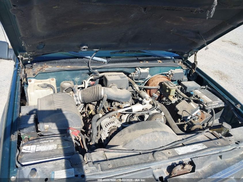 1998 Chevrolet Suburban 1500 VIN: 3GNFK16R9WG139863 Lot: 43357608