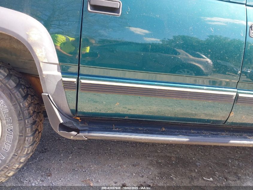 1998 Chevrolet Suburban 1500 VIN: 3GNFK16R9WG139863 Lot: 43357608