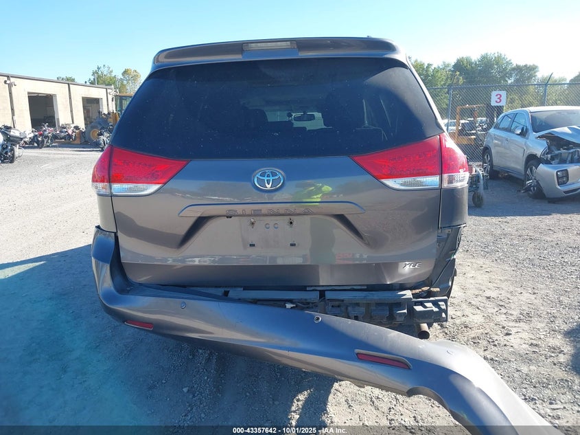 2013 TOYOTA SIENNA XLE/LIMITED 5TDYK3DC5DS402828