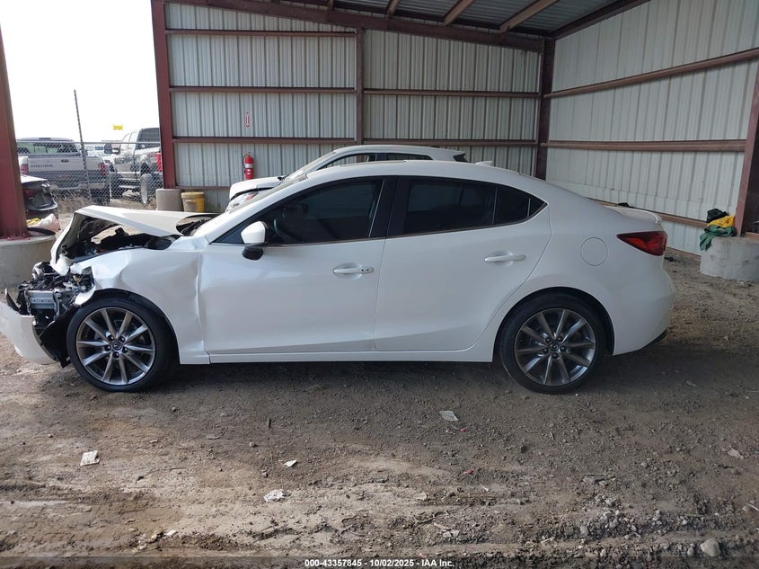 2018 MAZDA MAZDA3 TOURING - 3MZBN1V35JM237078