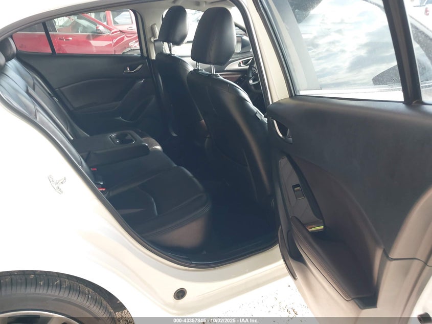 2018 MAZDA MAZDA3 TOURING - 3MZBN1V35JM237078