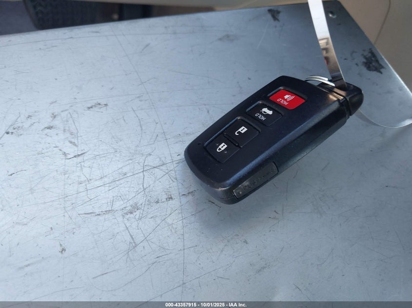 2013 TOYOTA CAMRY HYBRID LE - 4T1BD1FK9DU083501