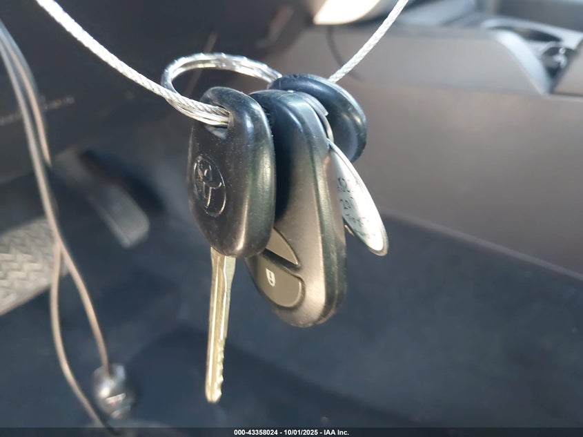 2017 TOYOTA TUNDRA PLATINUM 5.7L V8 - 5TFAW5F19HX639853