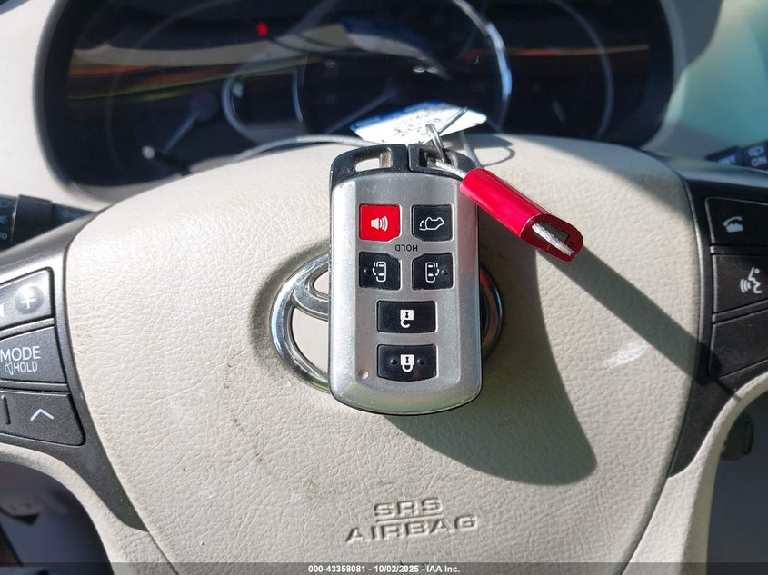 2014 TOYOTA SIENNA XLE V6 8 PASSENGER 5TDYK3DC5ES426905