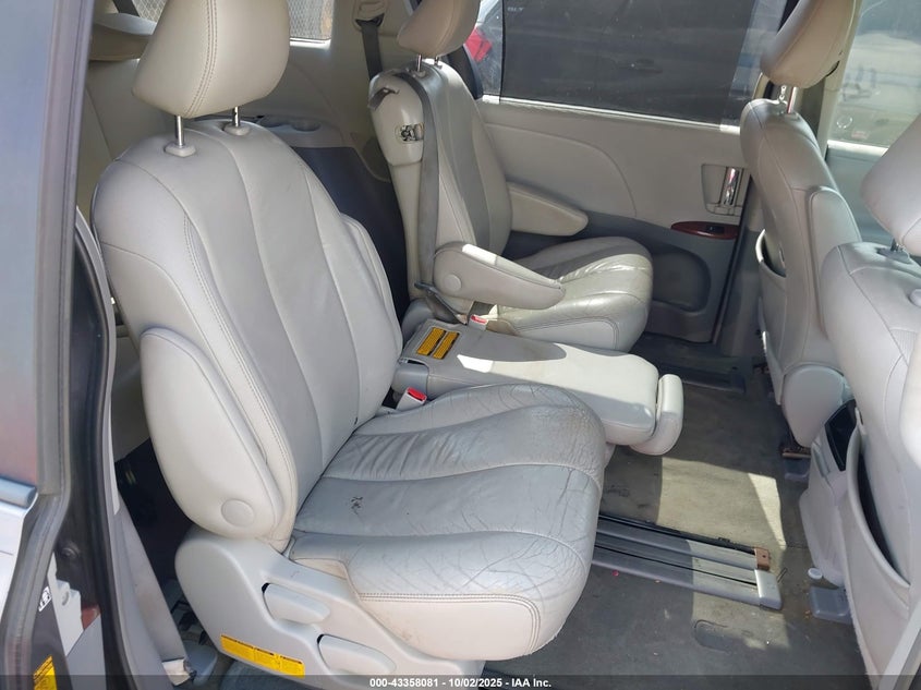 2014 TOYOTA SIENNA XLE V6 8 PASSENGER 5TDYK3DC5ES426905