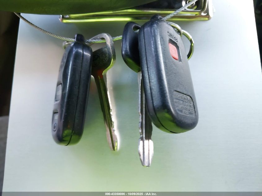 2001 Toyota Camry Le VIN: JT2BG22K610541174 Lot: 43358086